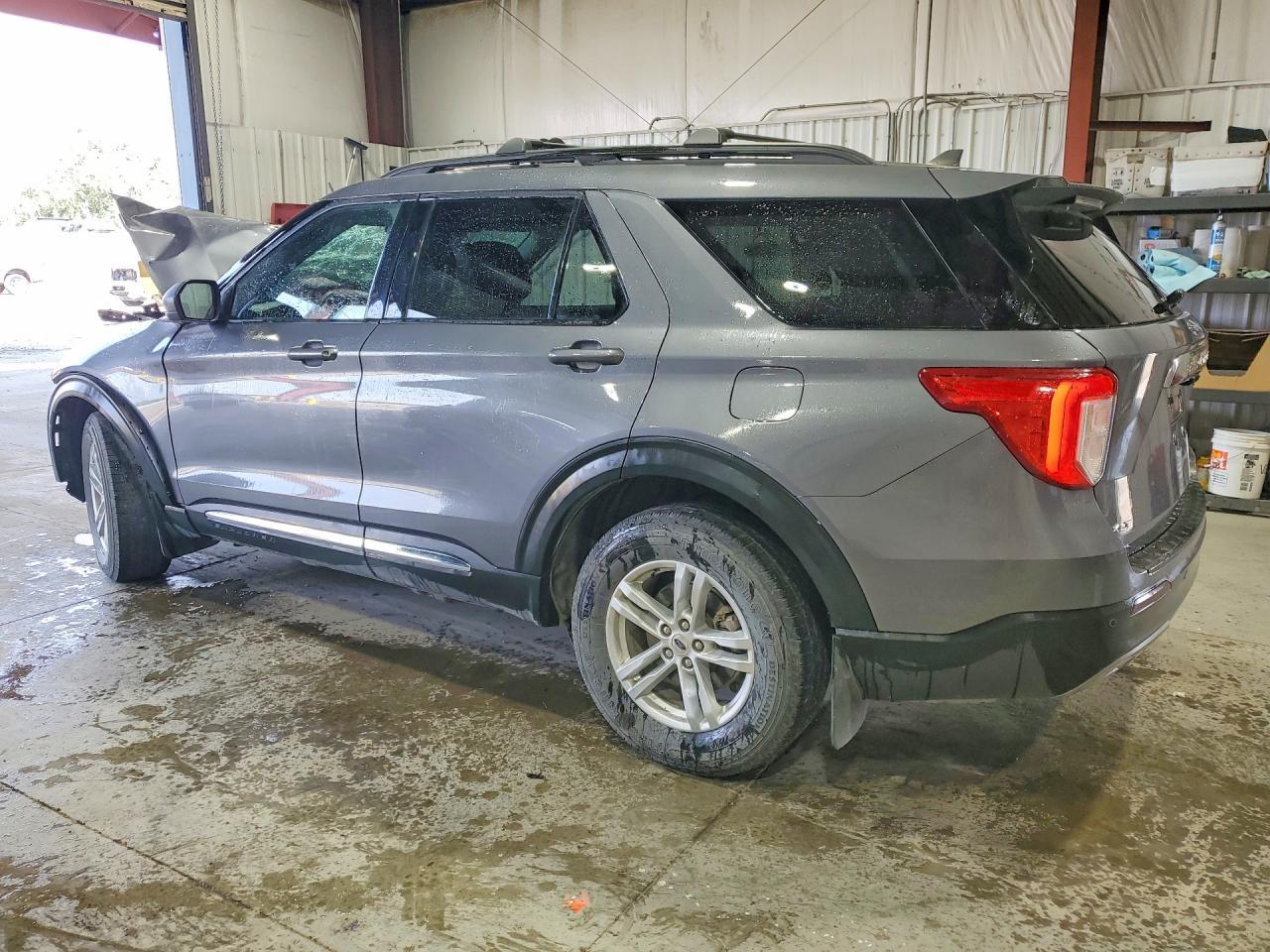 2022 Ford Explorer Xlt - Фото 2