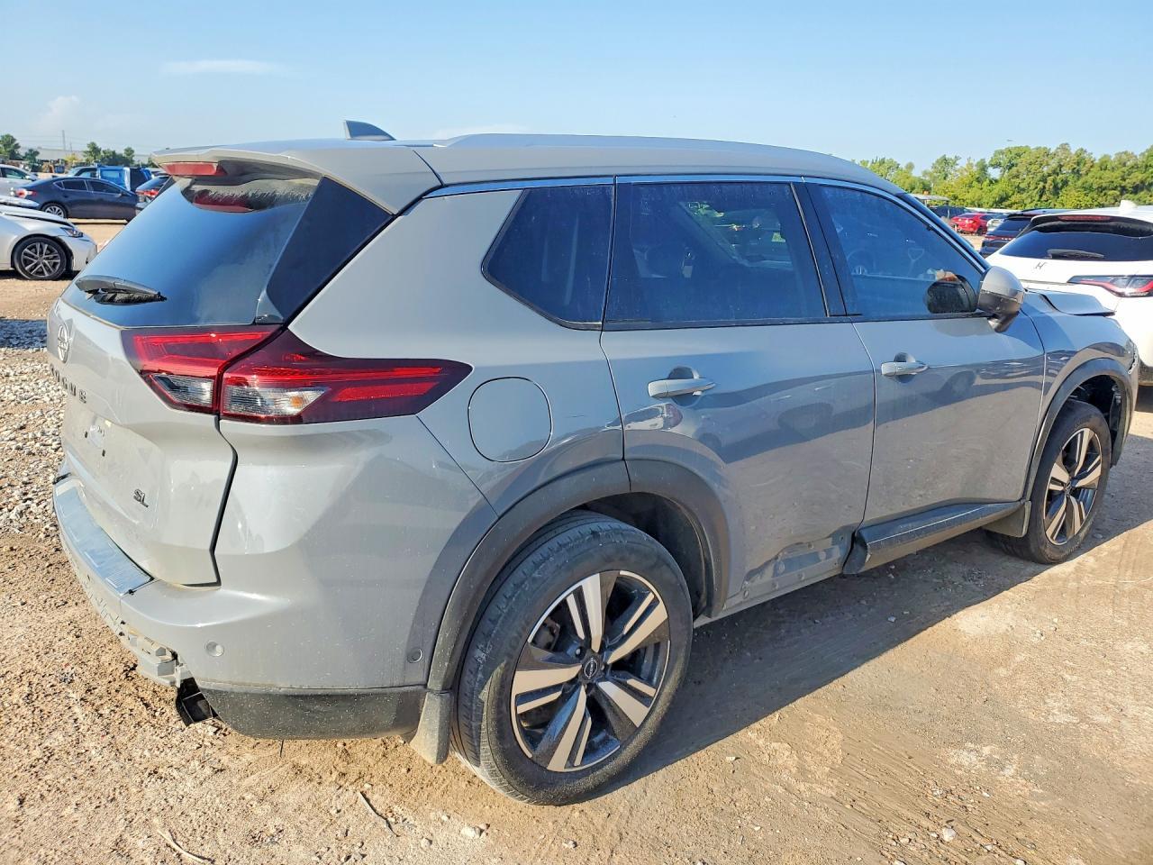 2025 Nissan Rogue Sl - Фото 3