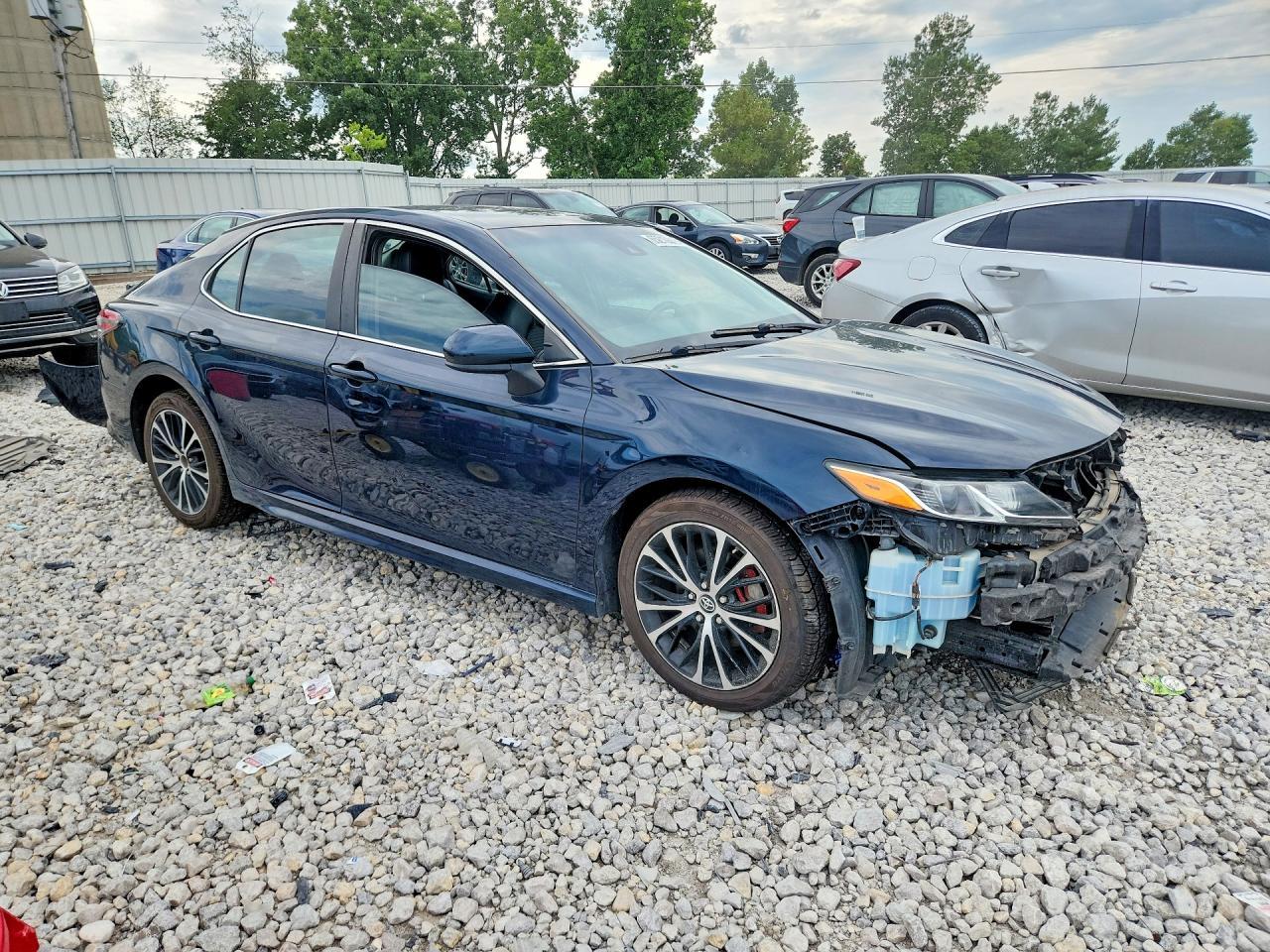 2019 Toyota Camry Se - Фото 4
