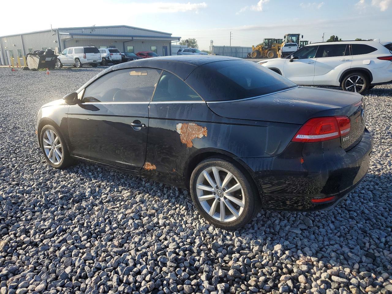 2013 Volkswagen Eos Komfort - Image 2