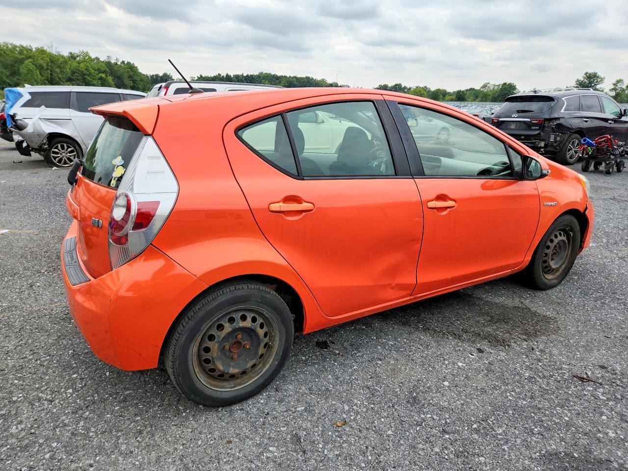 2012 Toyota Prius C Two - Фото 3