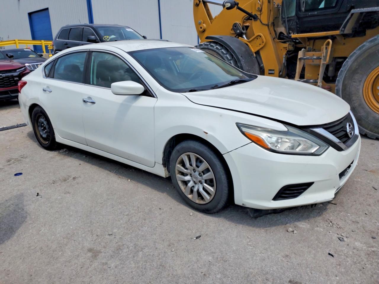 2016 Nissan Altima - Фото 4