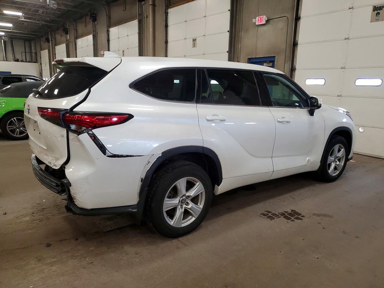 2021 Toyota Highlander Le - Image 3