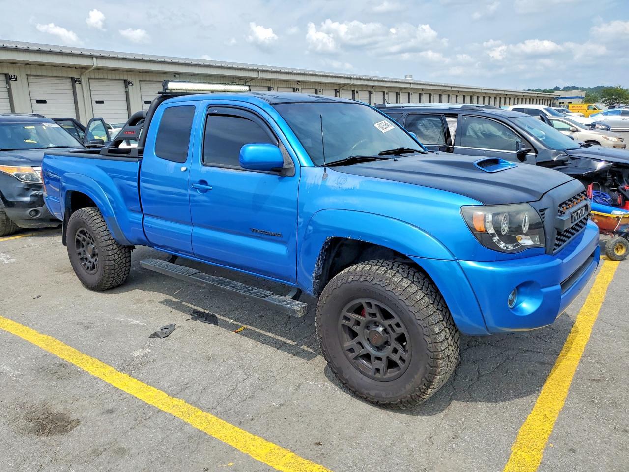 2005 Toyota Tacoma Prerunner Access Cab - Image 4