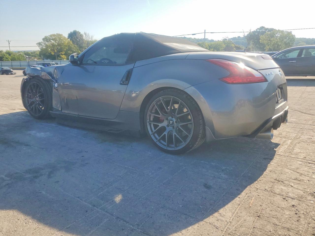 2014 Nissan 370Z Roadster Touring - Фото 2