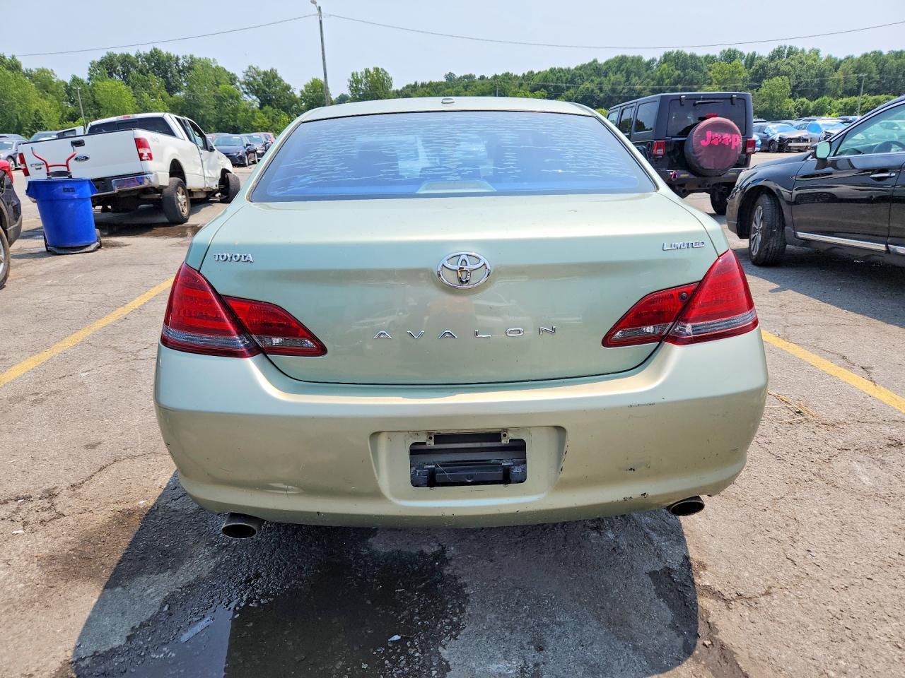 2009 Toyota Avalon Limited - Image 6