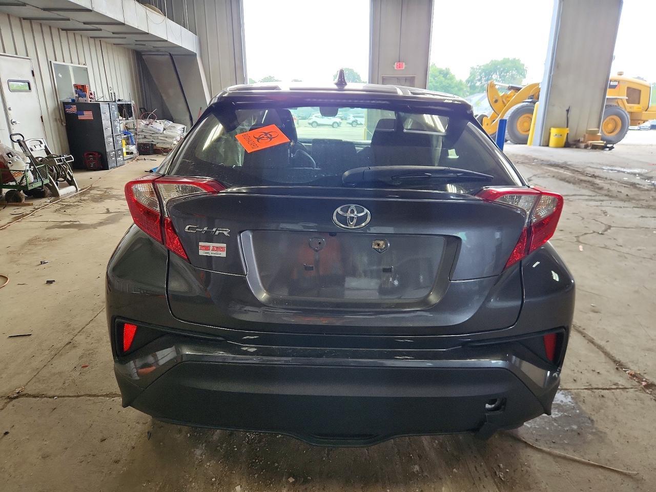 2021 Toyota C-Hr Le - Image 6