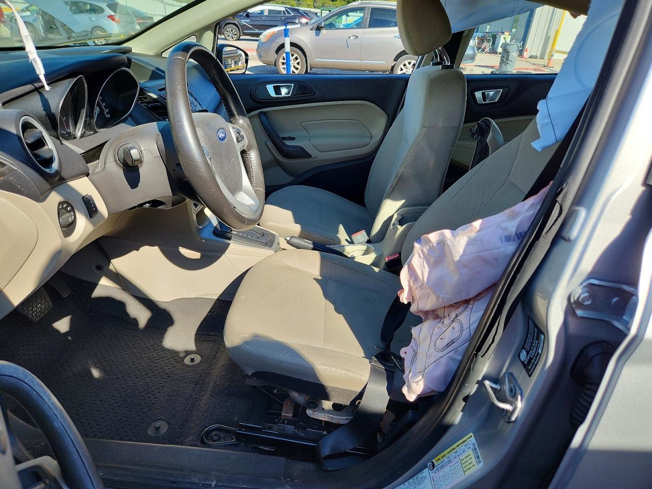 2016 Ford Fiesta Se - Фото 7