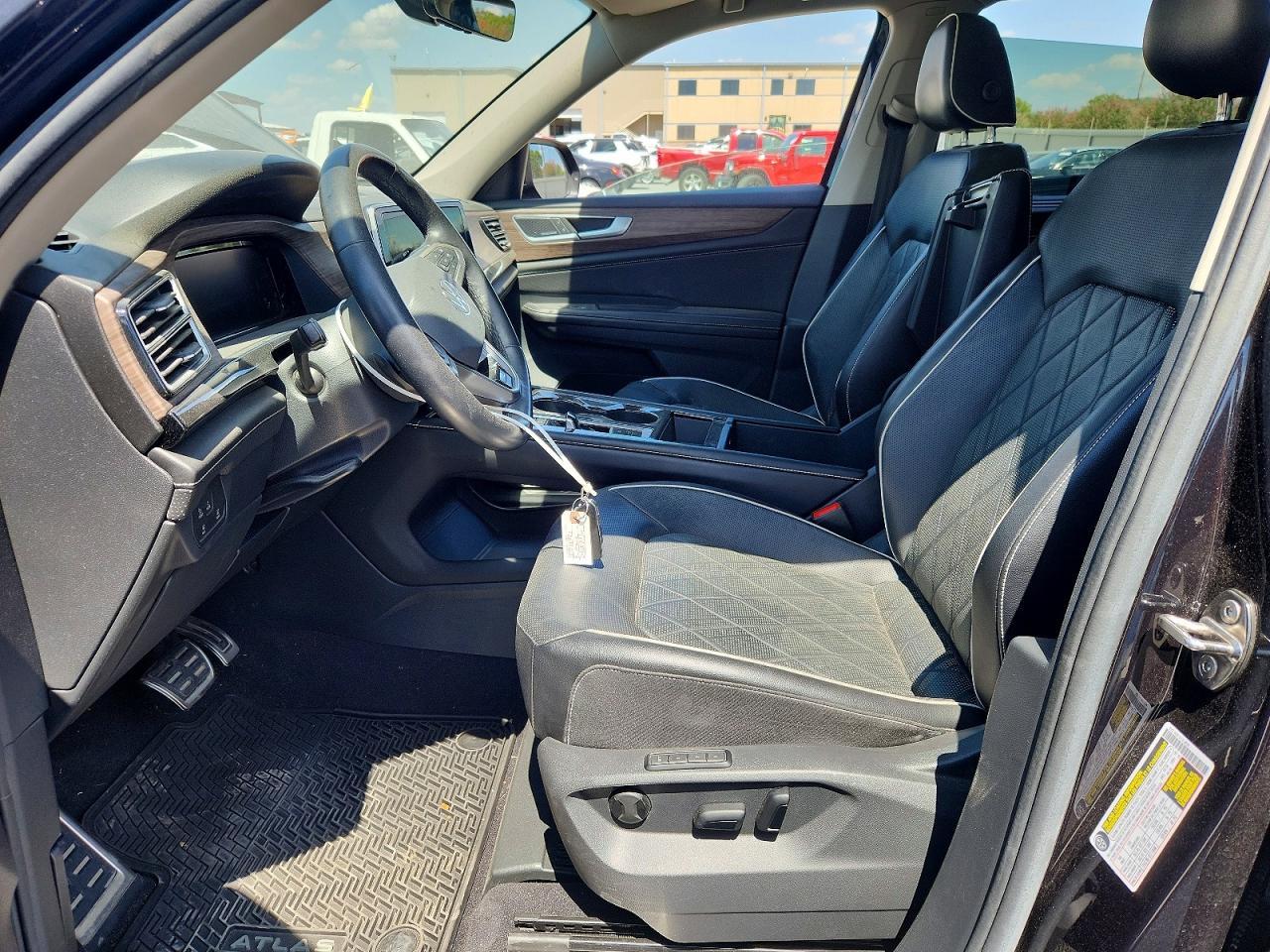 2024 Volkswagen Atlas Sel Premium R-Line - Image 7