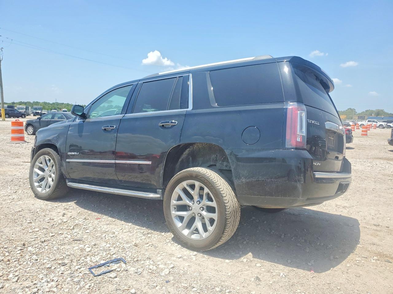 2020 GMC Yukon Denali - Фото 2