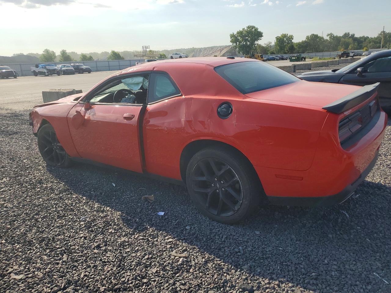 2020 Dodge Challenger Sxt - Image 2