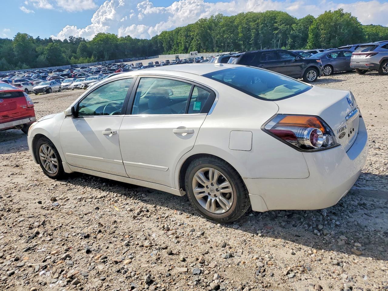 2010 Nissan Altima 2.5 - Фото 2