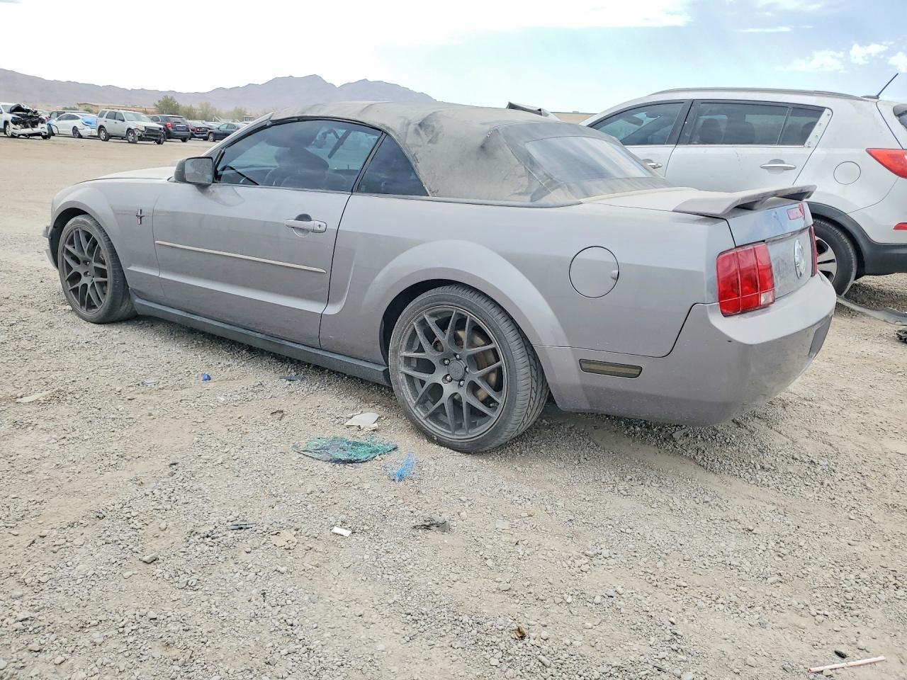 2006 Ford Mustang - Image 2