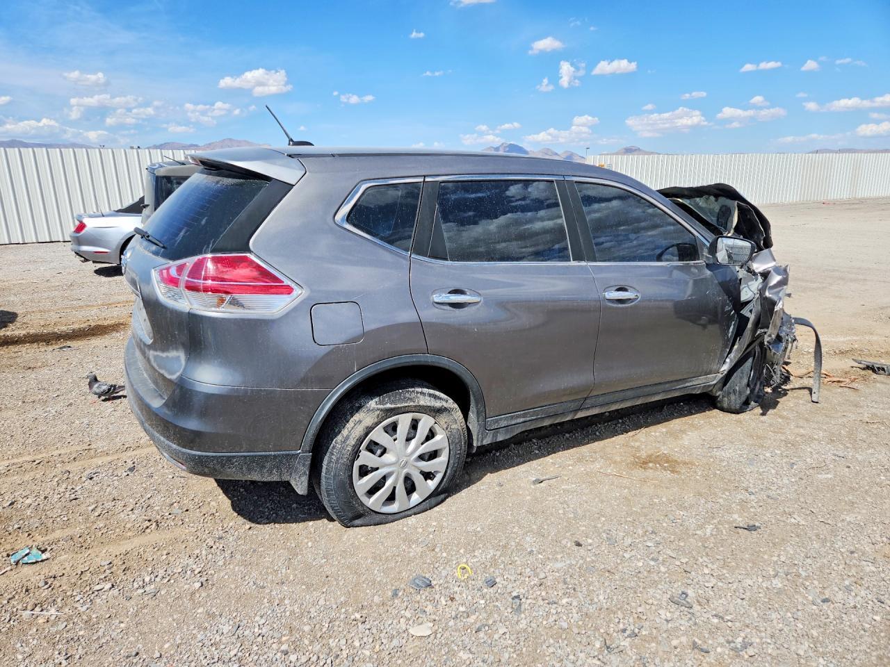 2015 Nissan Rogue S - Image 3
