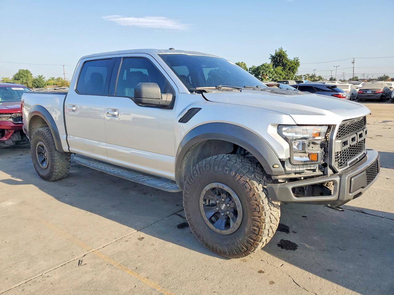2017 Ford F150 Raptor - Фото 4
