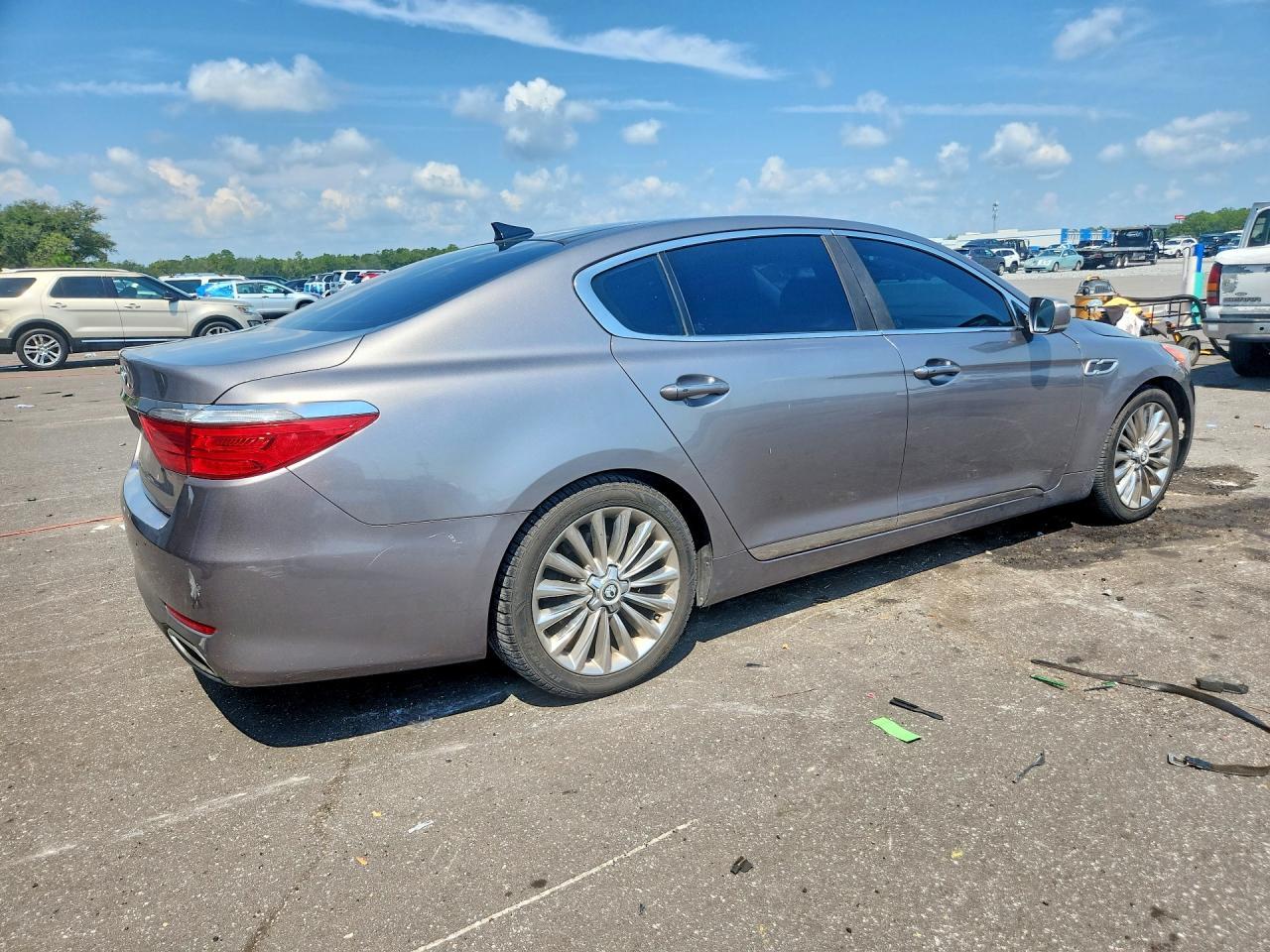 2016 Kia K900 Luxury V6 - Image 3
