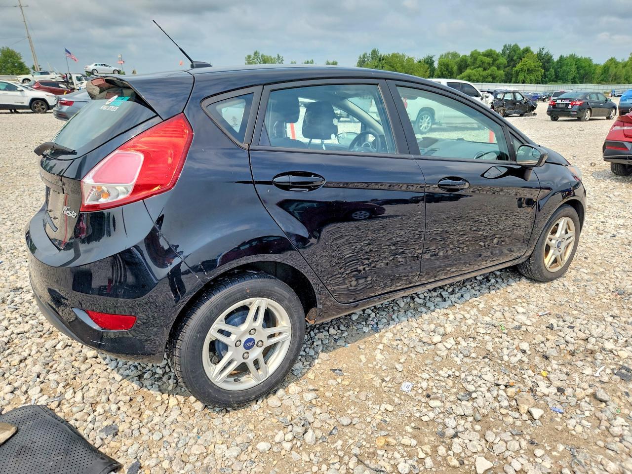 2018 Ford Fiesta Se - Фото 3