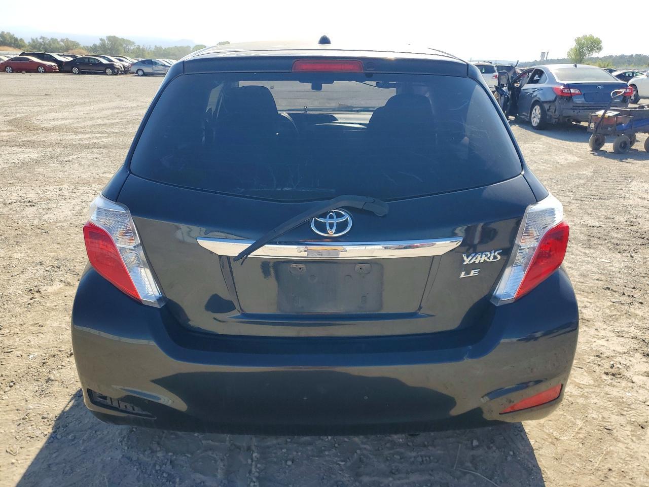 2012 Toyota Yaris 3-Door Le - Фото 6