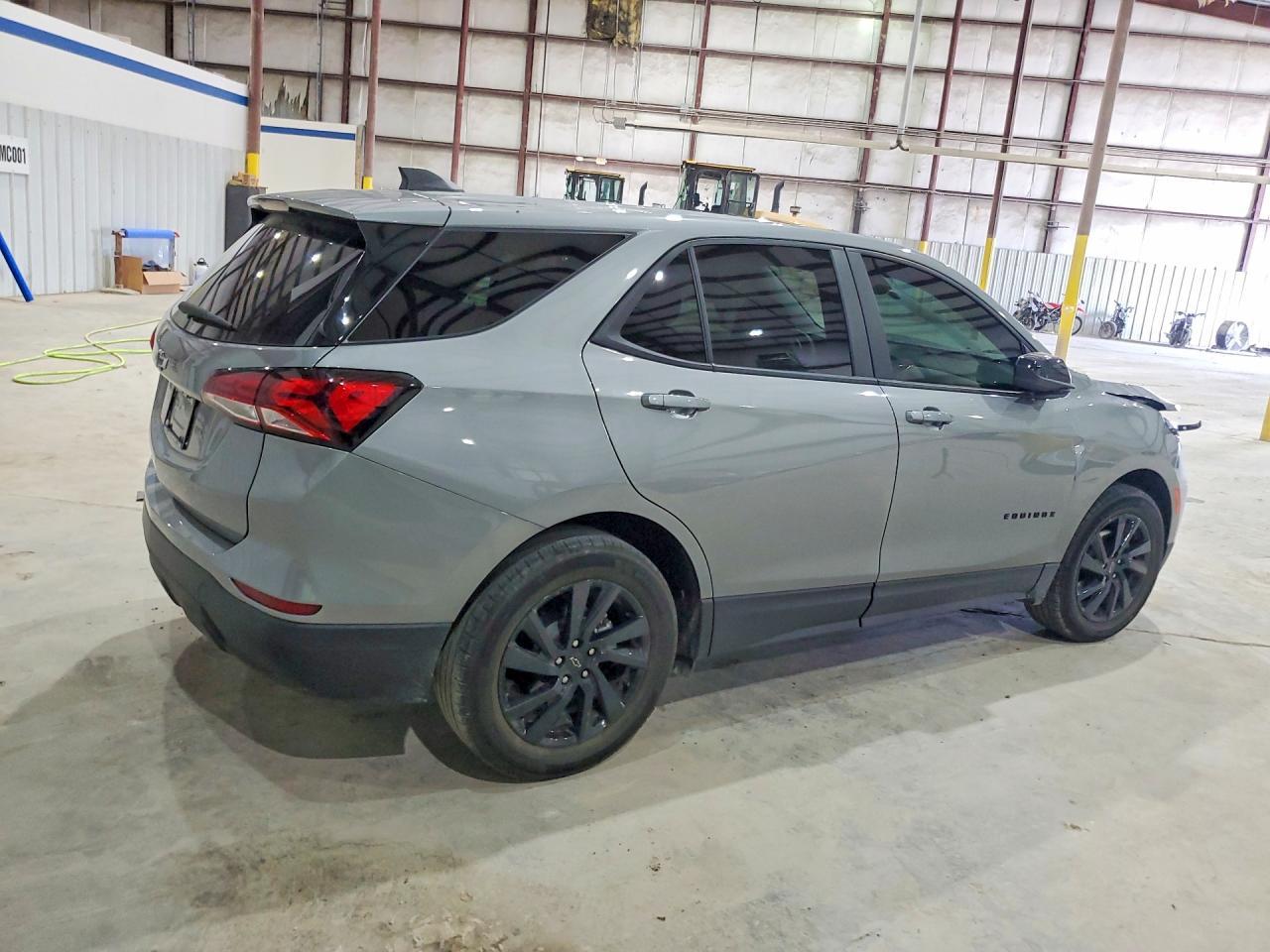 2023 Chevrolet Equinox Ls - Фото 3