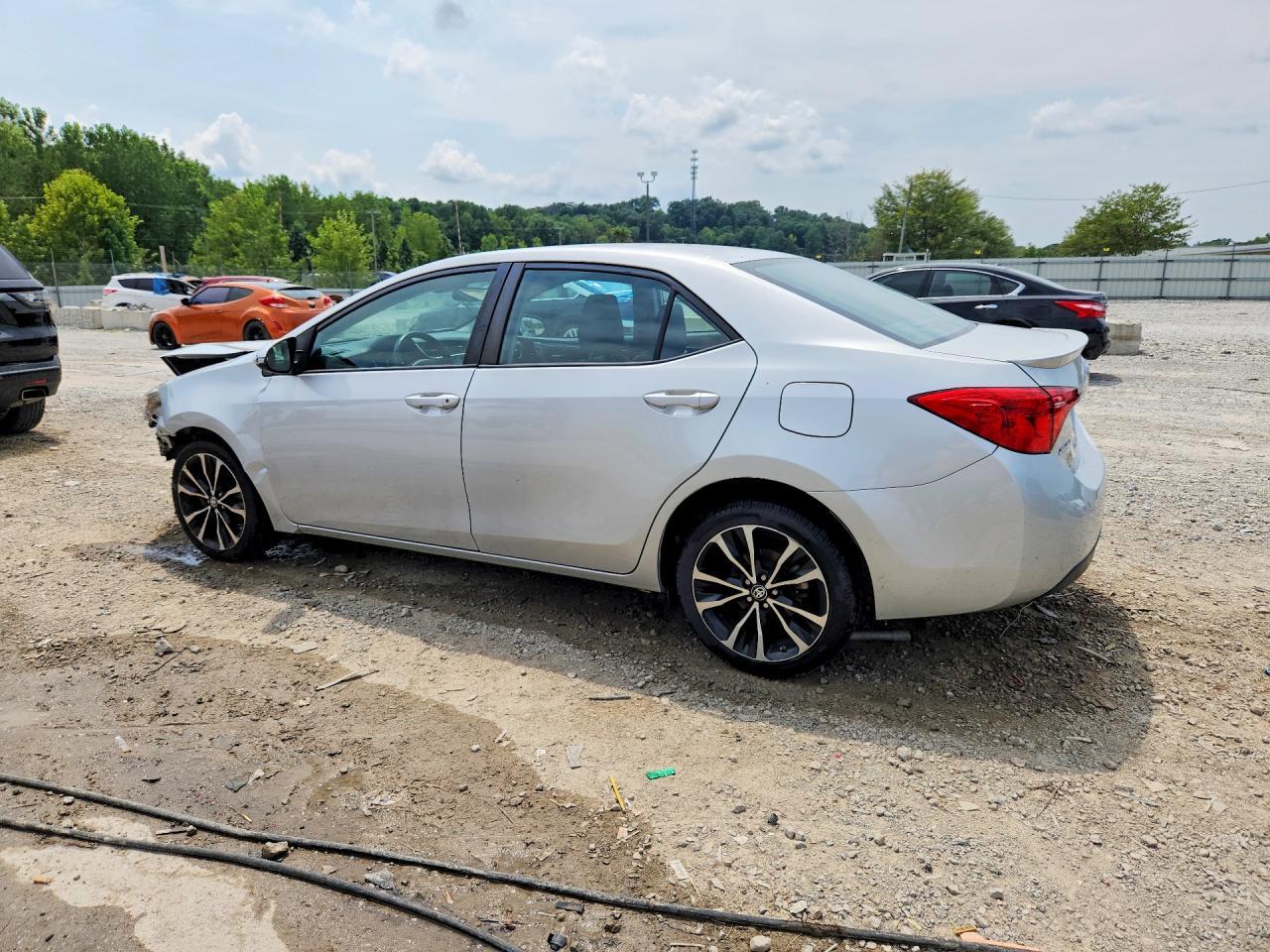 2018 Toyota Corolla Se - Фото 2