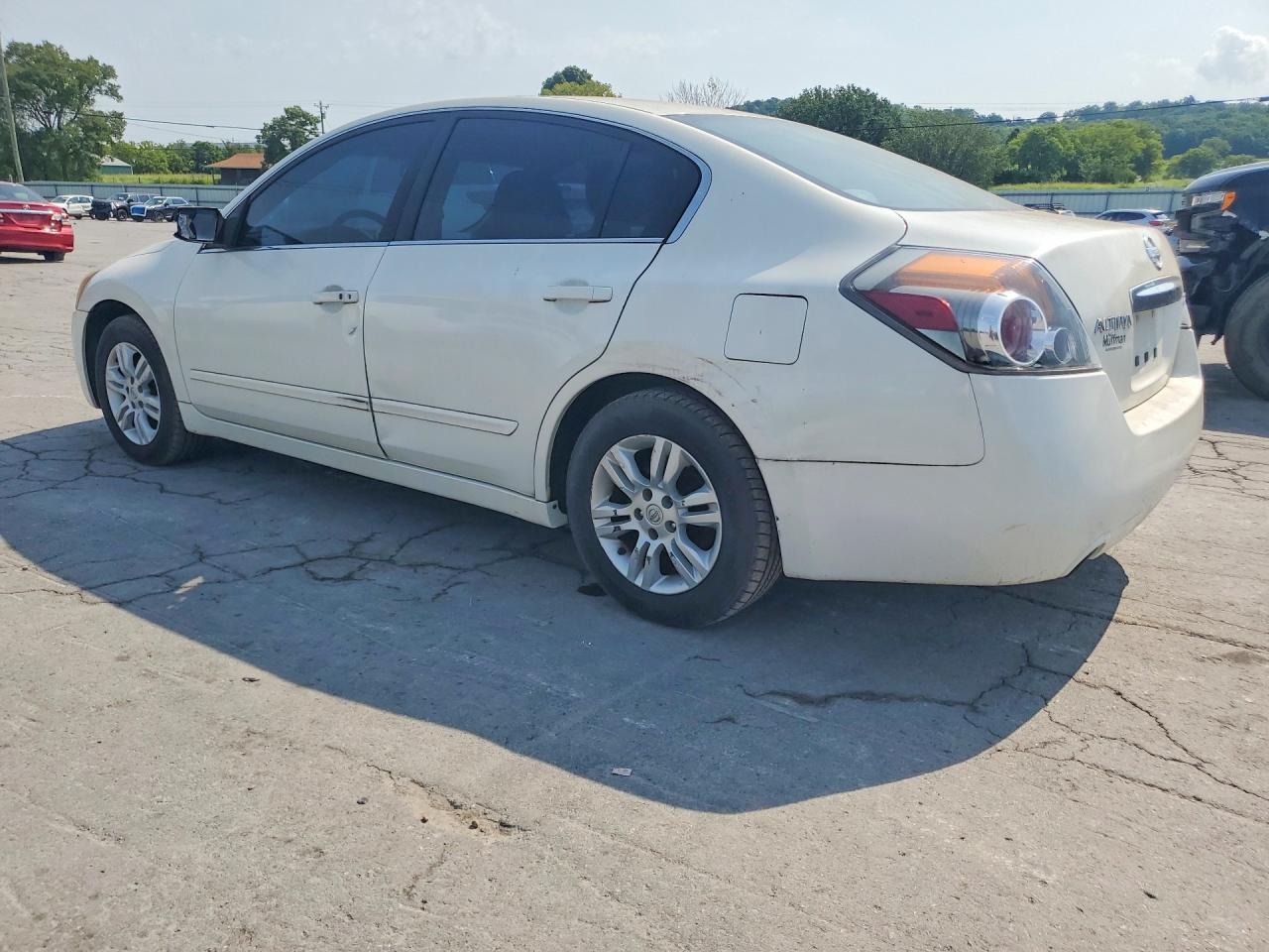 2010 Nissan Altima 2.5 - Фото 2
