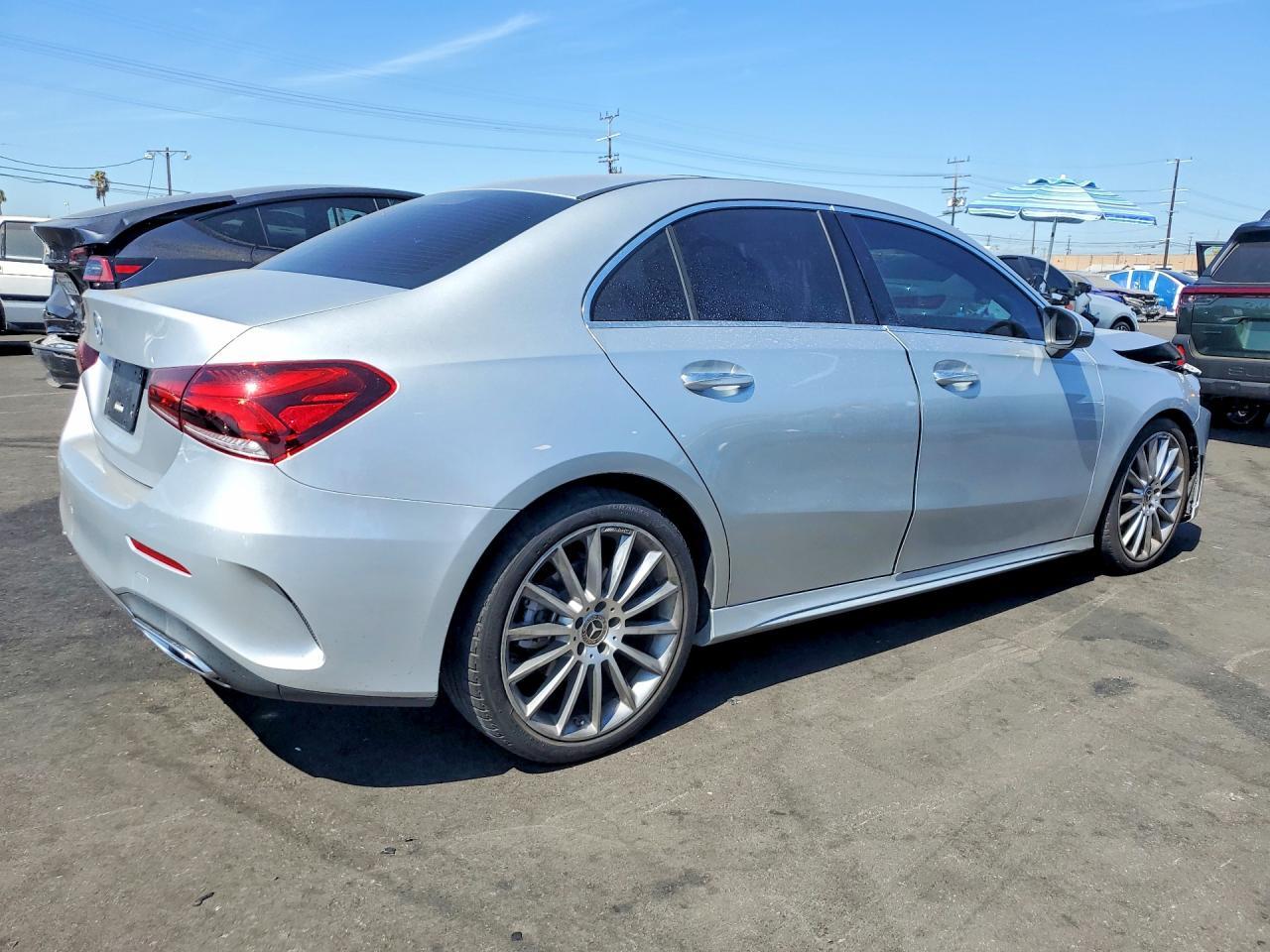 2022 Mercedes-Benz A 220 - Фото 3