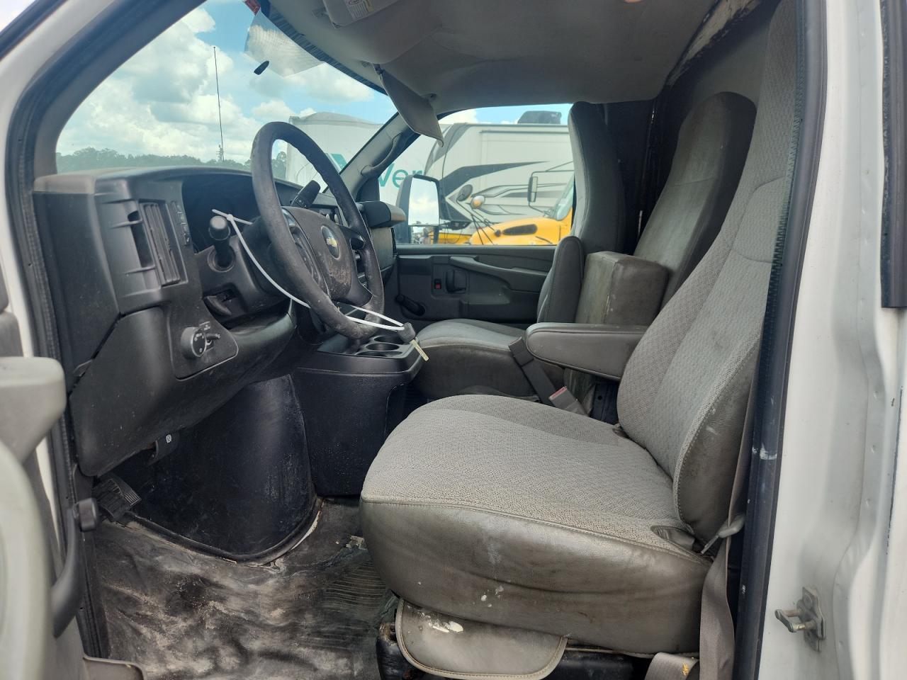 2015 Chevrolet Express G3500 - Фото 7