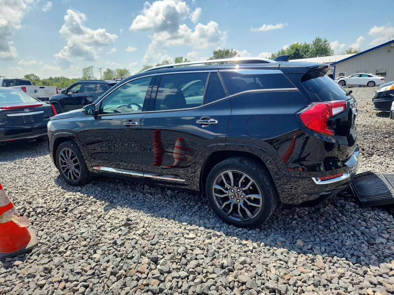 2024 GMC Terrain Denali - Фото 2
