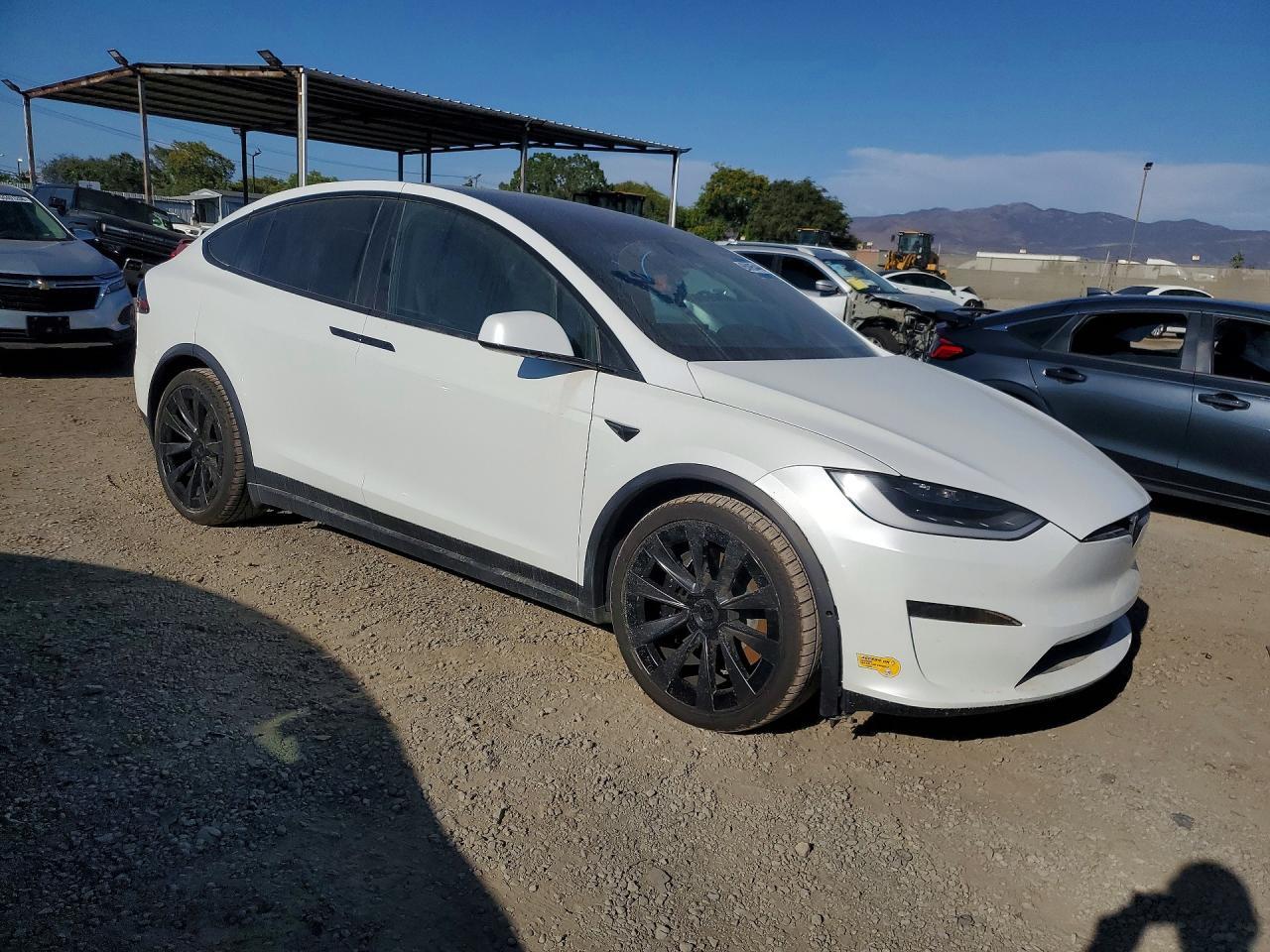 2022 Tesla Model X - Фото 4