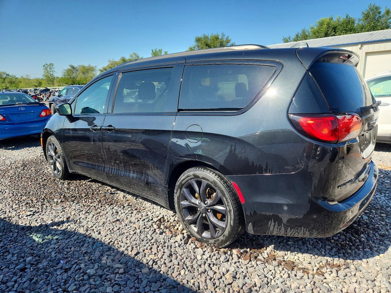 2020 Chrysler Pacifica Touring L - Фото 2