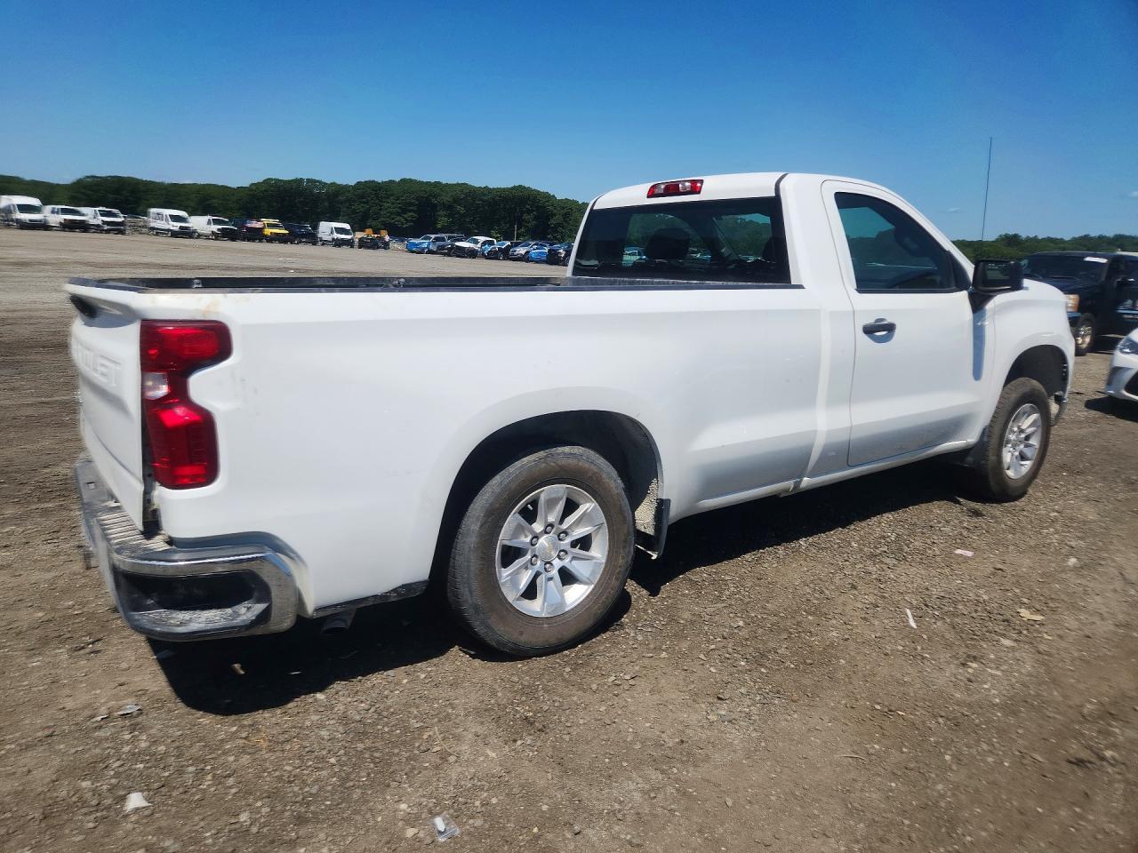 2023 Chevrolet Silverado C1500 - Фото 3