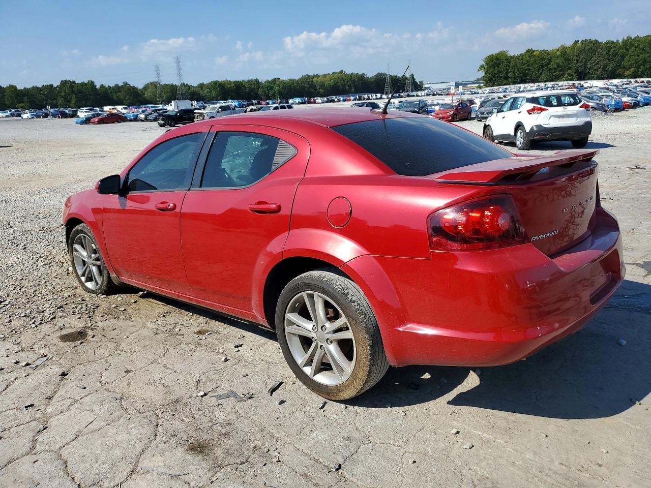 2011 Dodge Avenger - Image 2