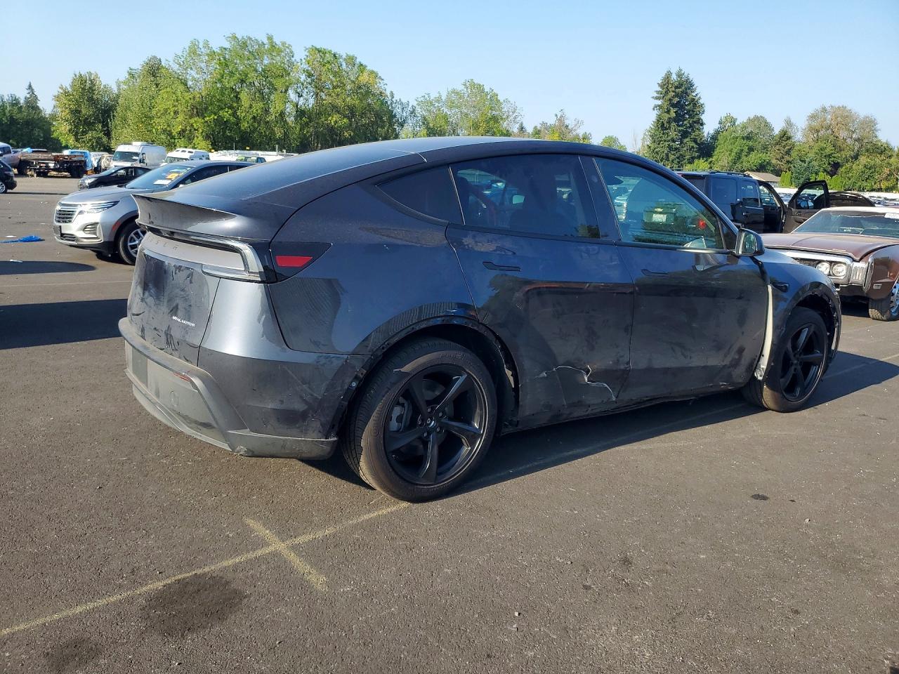 2026 Tesla Model Y - Image 3