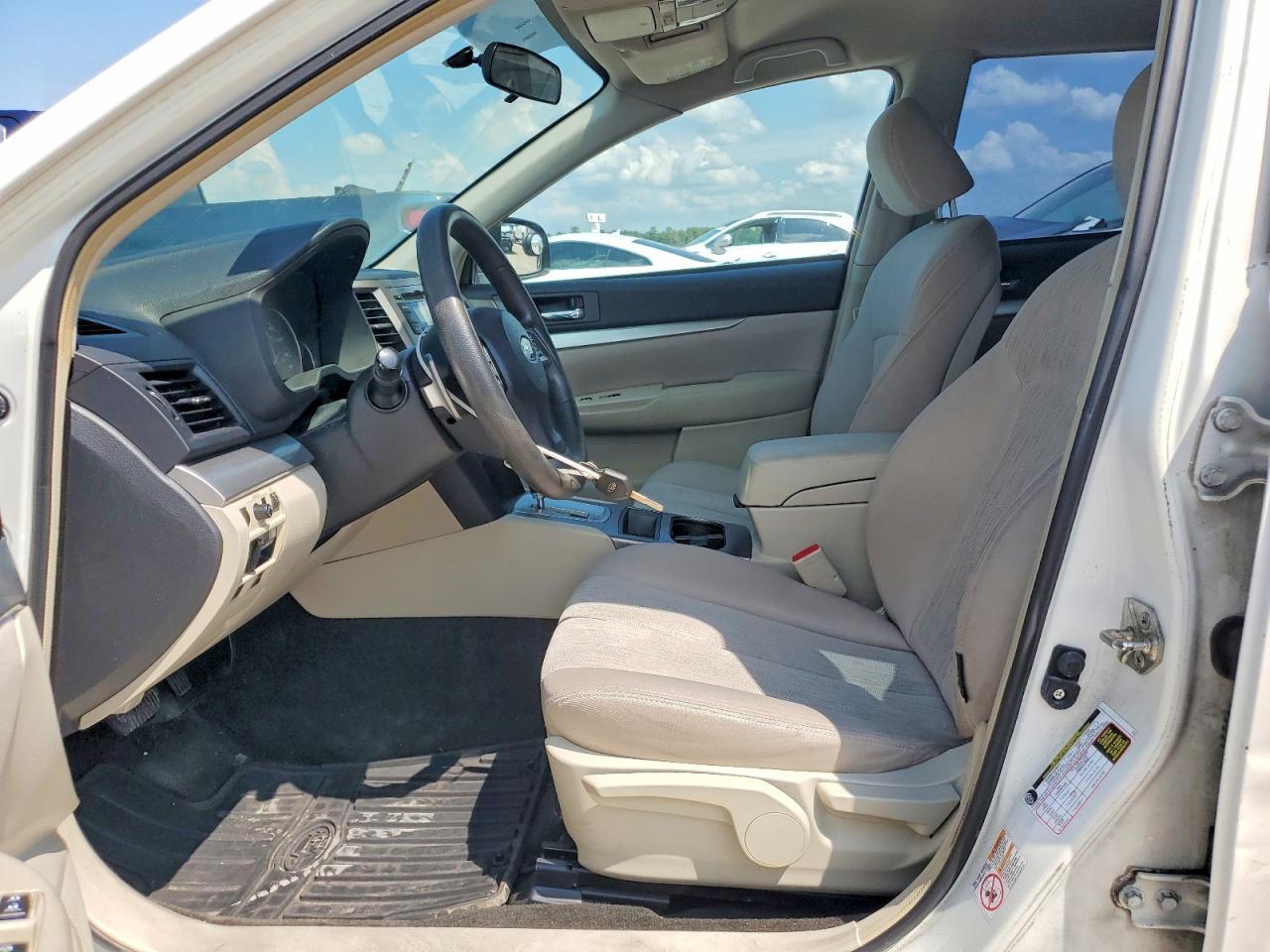 2014 Subaru Outback 2.5I - Image 7