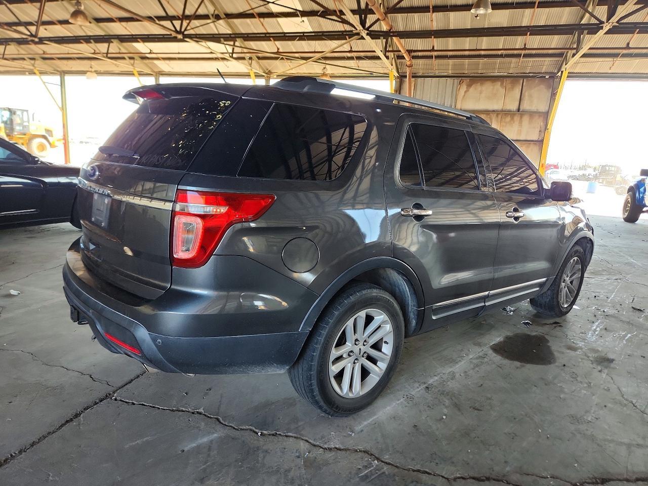 2015 Ford Explorer Xlt - Фото 3