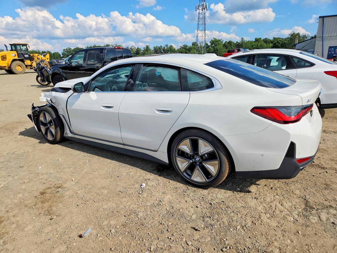 2025 BMW I4 xDrive 40 - Фото 2
