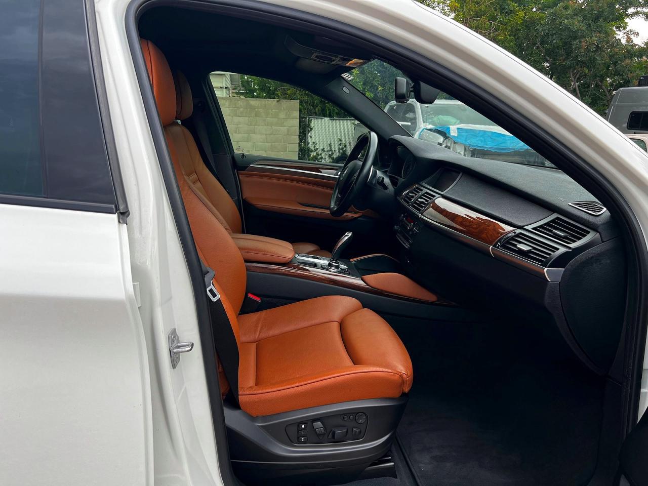 2014 BMW X6 xDrive50I - Image 5