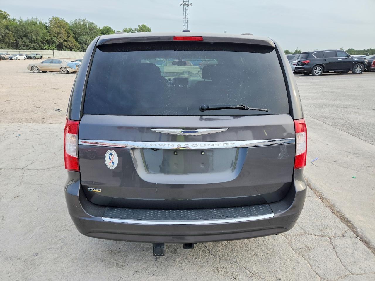 2016 Chrysler Town & Country Touring - Фото 6