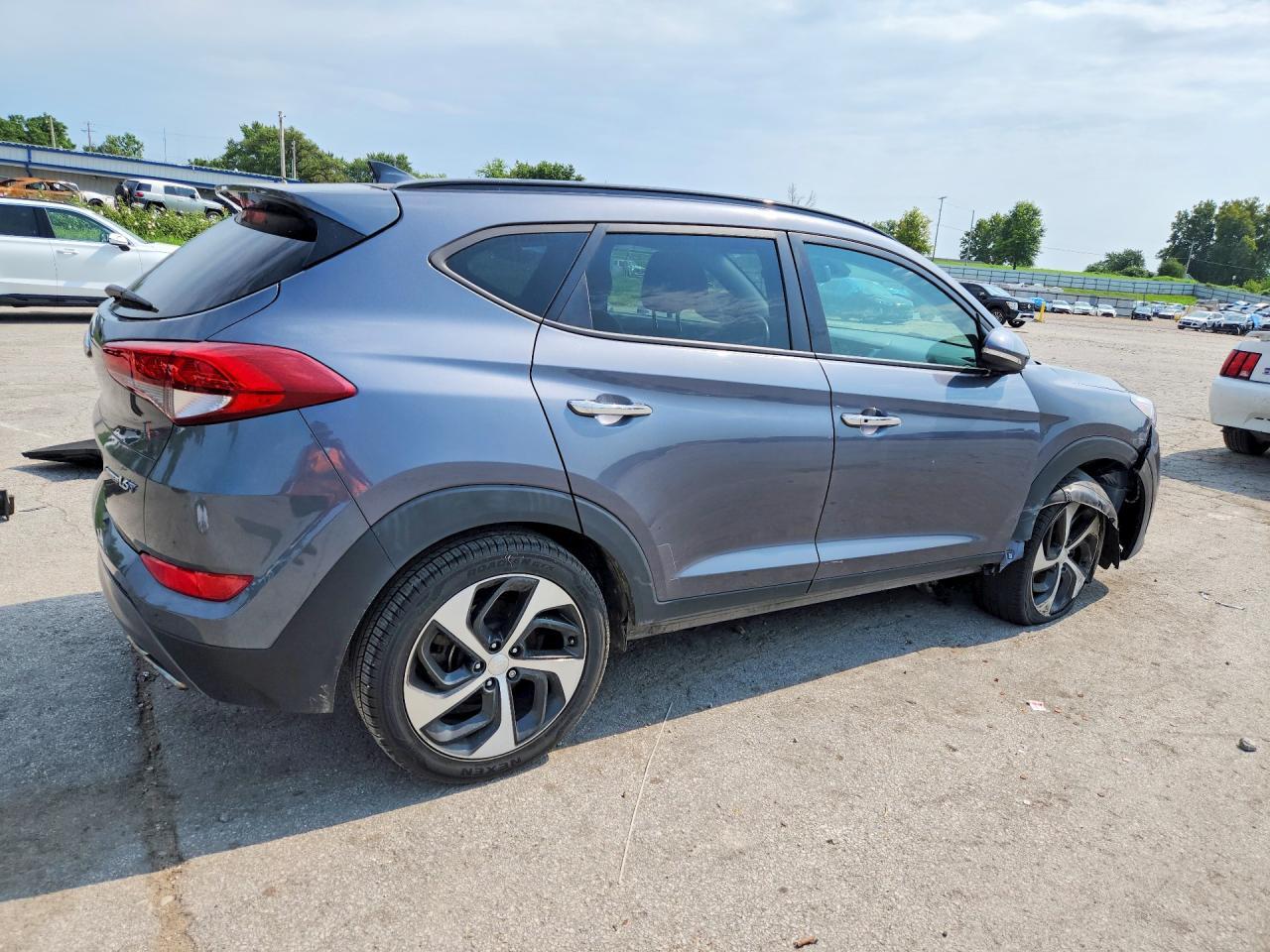 2016 Hyundai Tucson Limited - Image 3