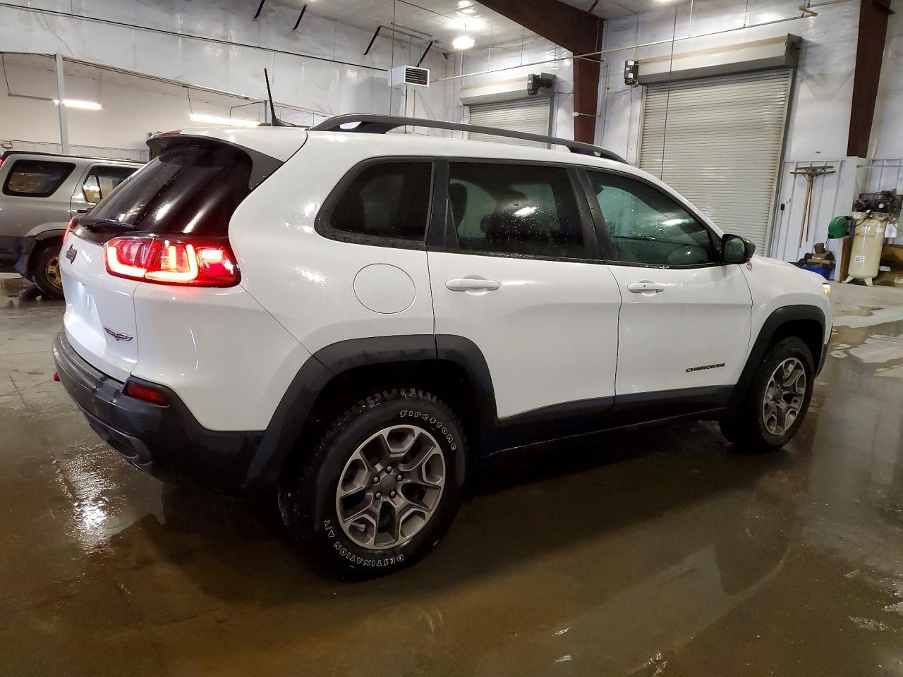 2020 Jeep Cherokee Trailhawk - Фото 3