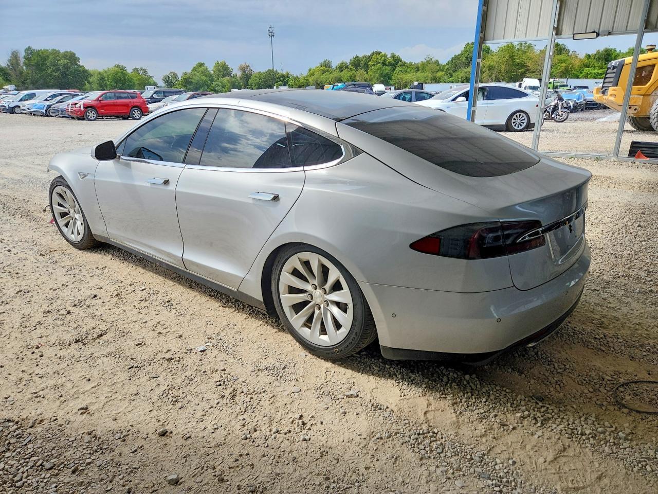 2015 Tesla Model S - Фото 2