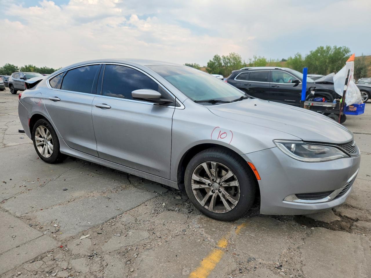 2016 Chrysler 200 Limited - Image 4