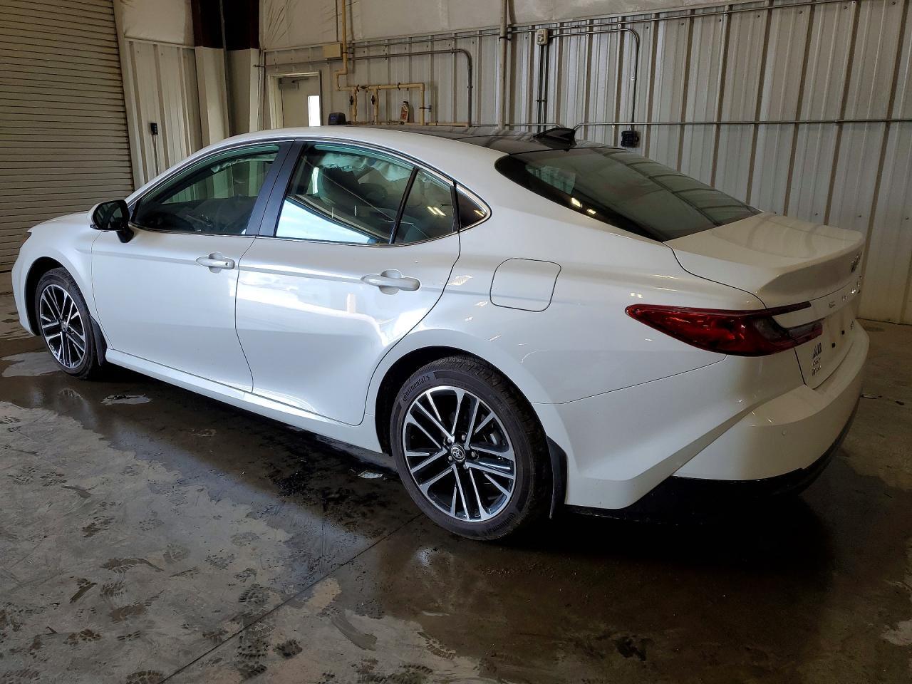2026 Toyota Camry Xle - Фото 2
