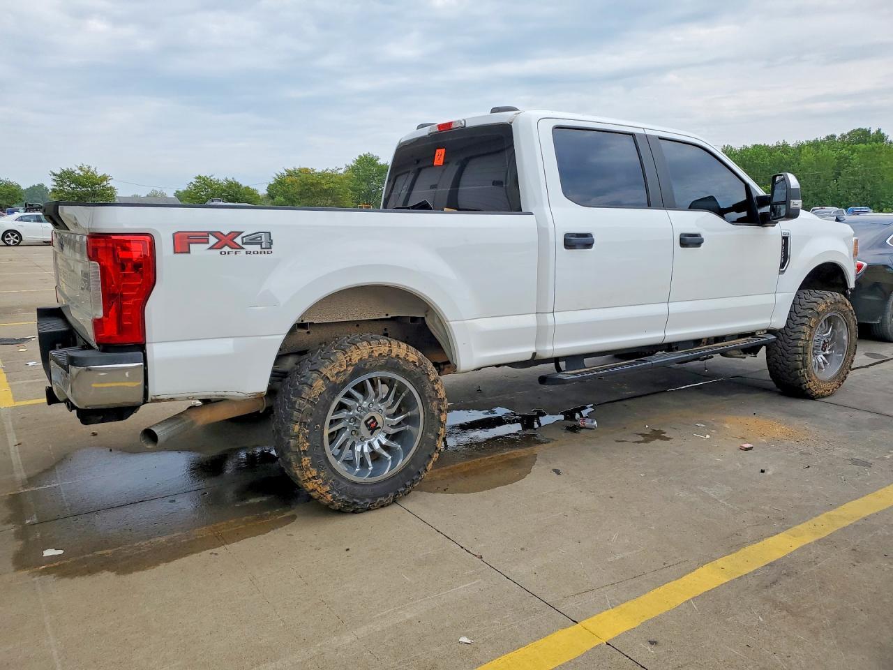 2020 Ford F250 Super Duty - Image 3
