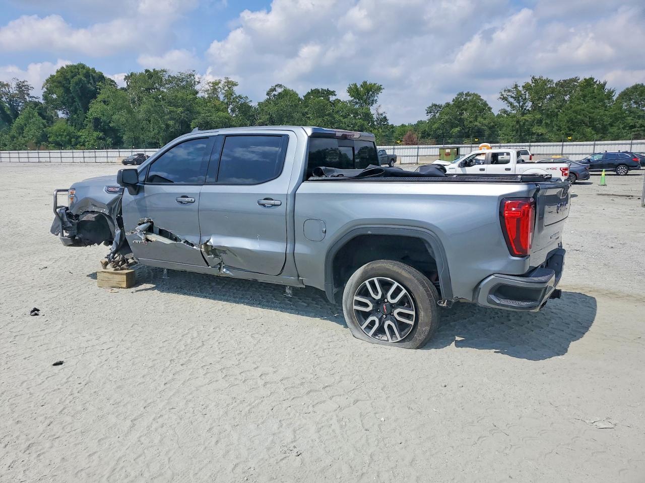 2020 GMC Sierra K1500 At4 - Image 2