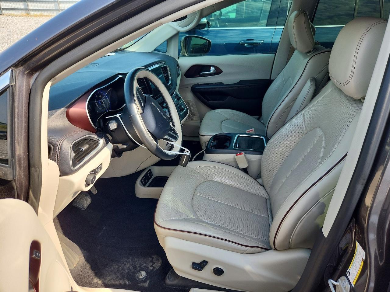 2017 Chrysler Pacifica Limited - Image 7