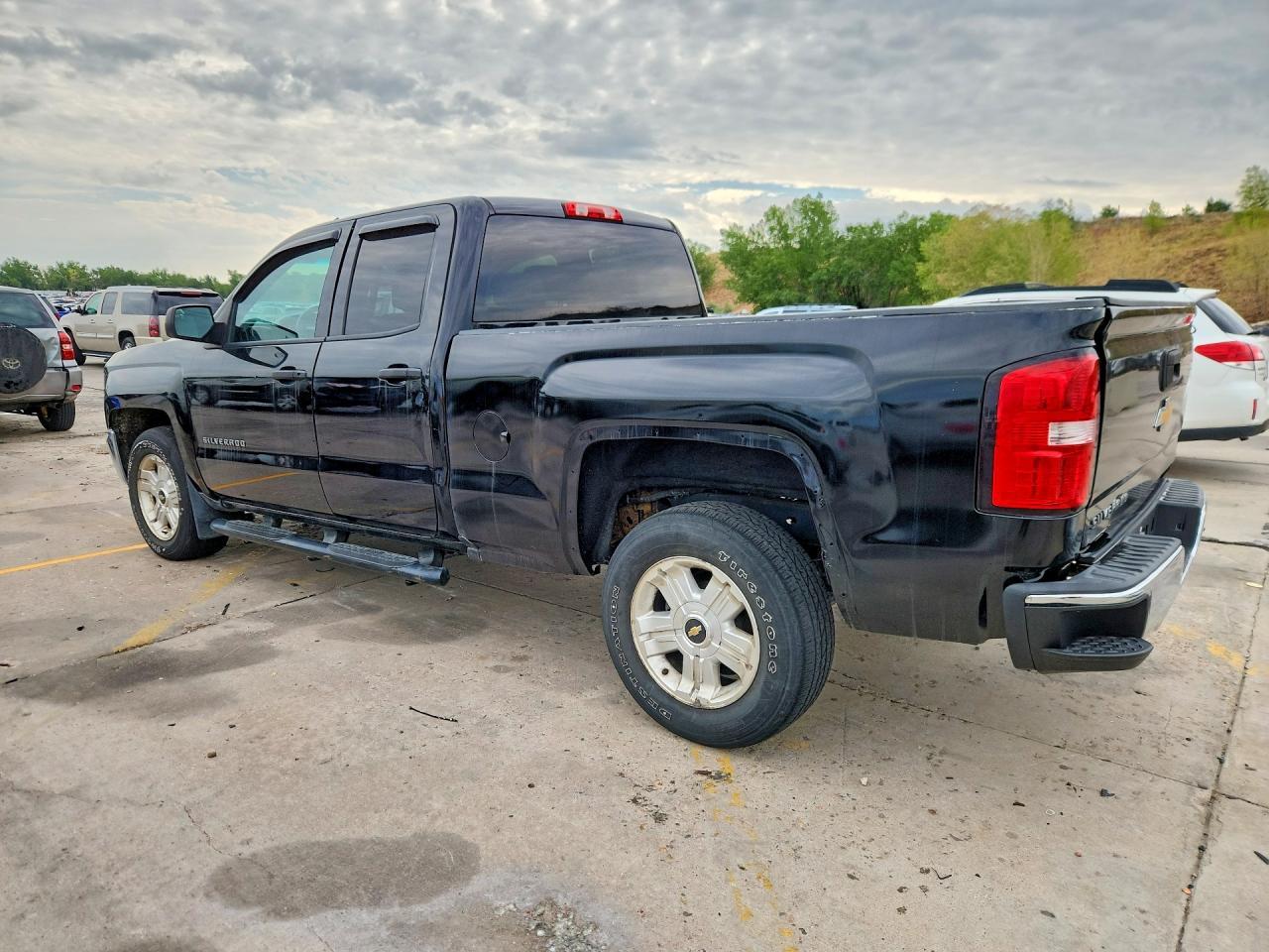 2016 Chevrolet Silverado C1500 - Image 2