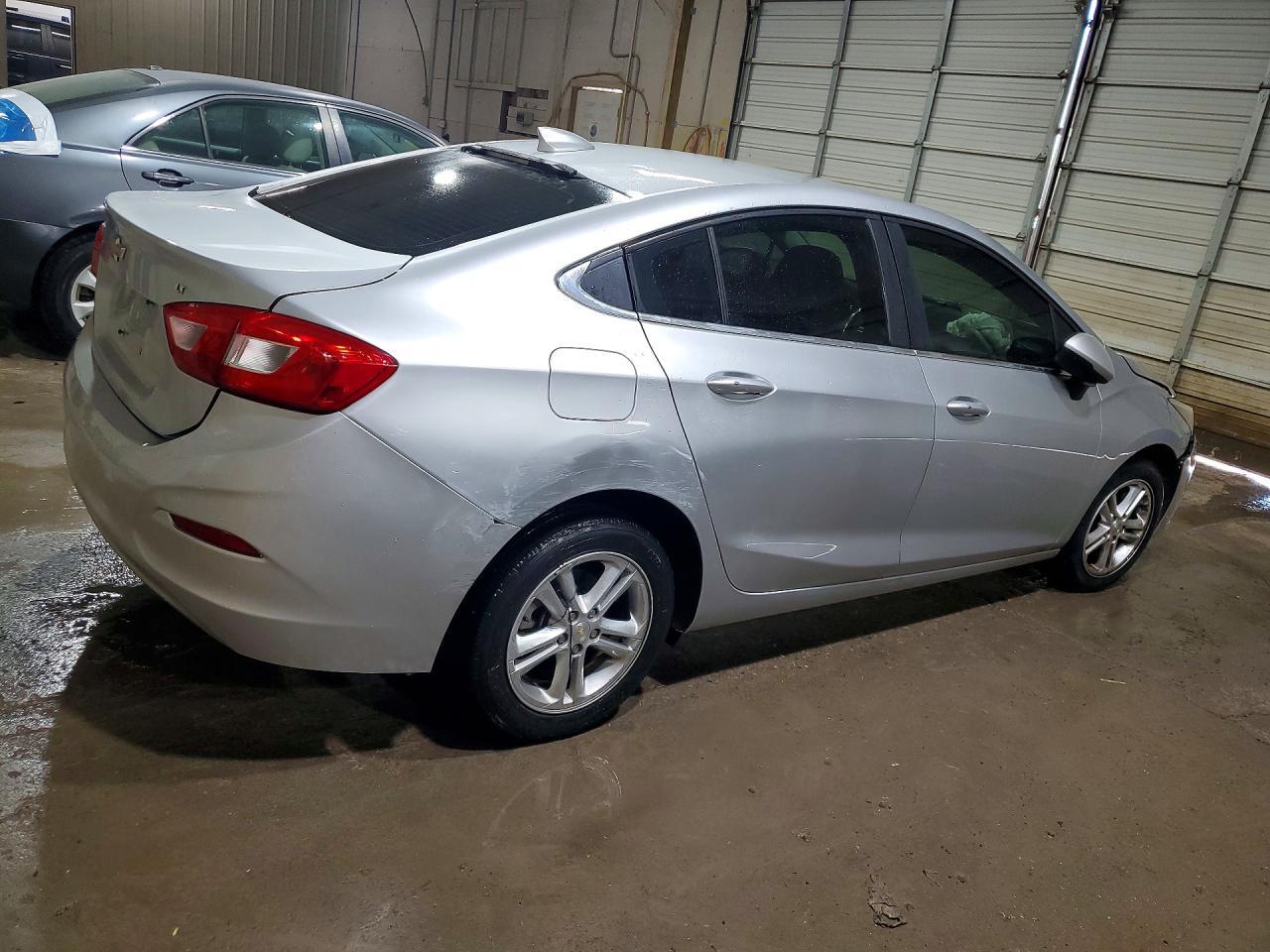 2017 Chevrolet Cruze Lt - Фото 3