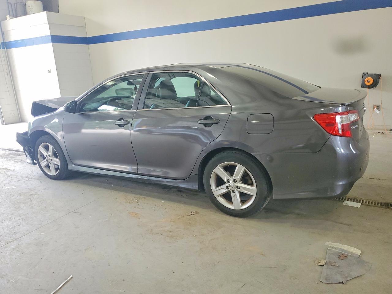 2014 Toyota Camry Se - Фото 2