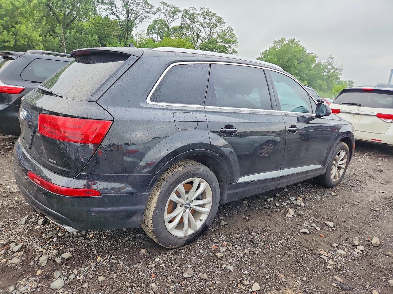 2017 Audi Q7 Premium - Image 3